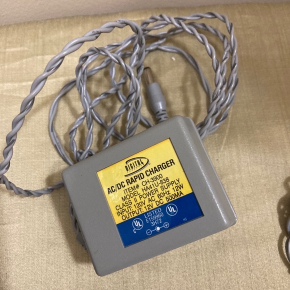 Ultra Fast Battery Charger For AA & AAA Batteries Ni-MH & Ni-CD - Picture 7 of 16